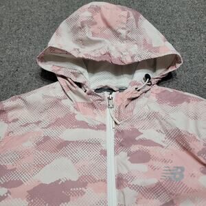 New Balance Jacket Womens Medium Pink White Digi Camo Hoodie Zip Rain Running